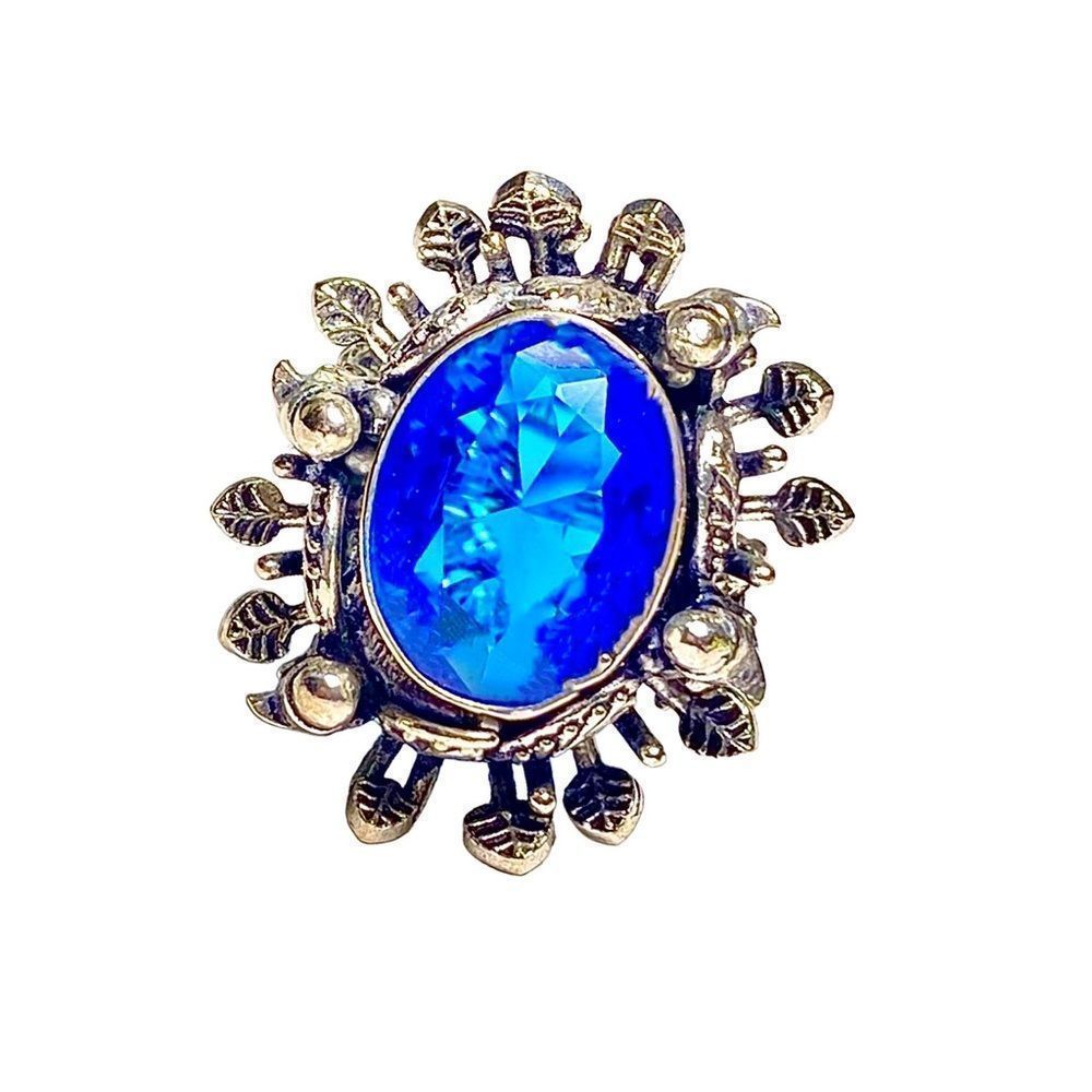 Blue Topaz Gemstone in an Exceptional Handcrafted 925 Stamped Silver Ring (7.5)